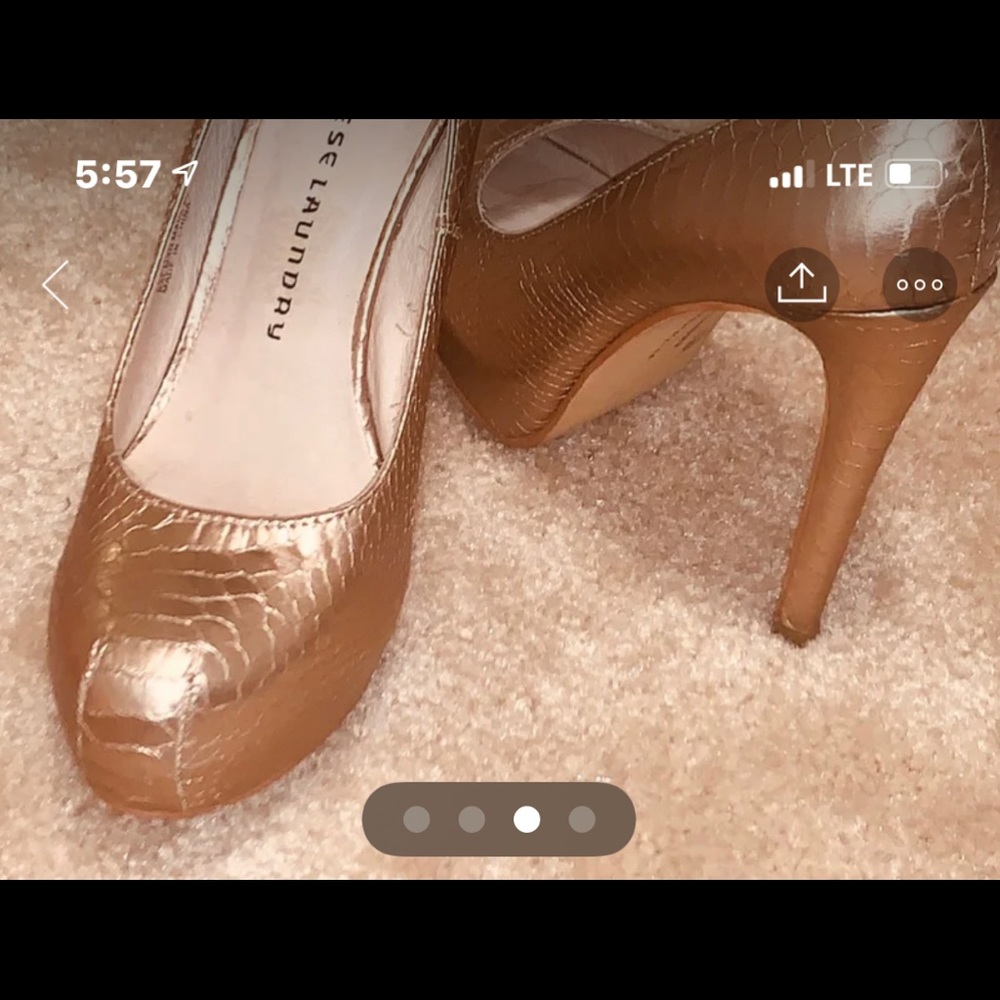 Chinese Laundry Gold Metallic heels